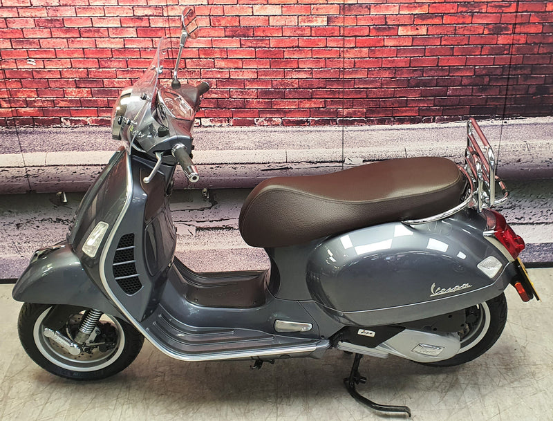 2021 Vespa GTS125 Touring Edition - Outstanding Condition