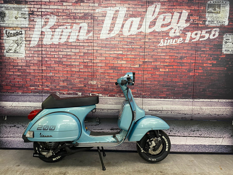 RD Special Edition Vespa PX 200 70th Anniversary Blue