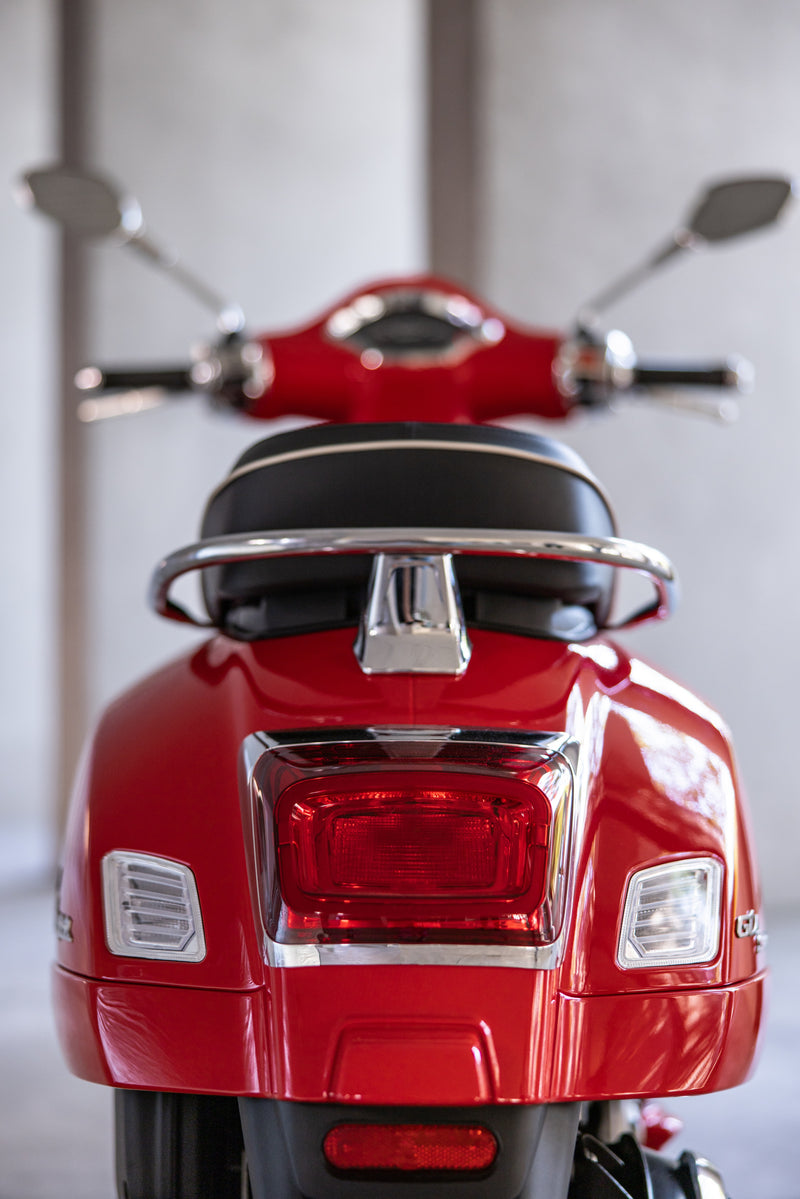 Vespa GTS 300 Super HPE RST22 - Rosso Coraggioso 2024 £750 Saving Upon Registration